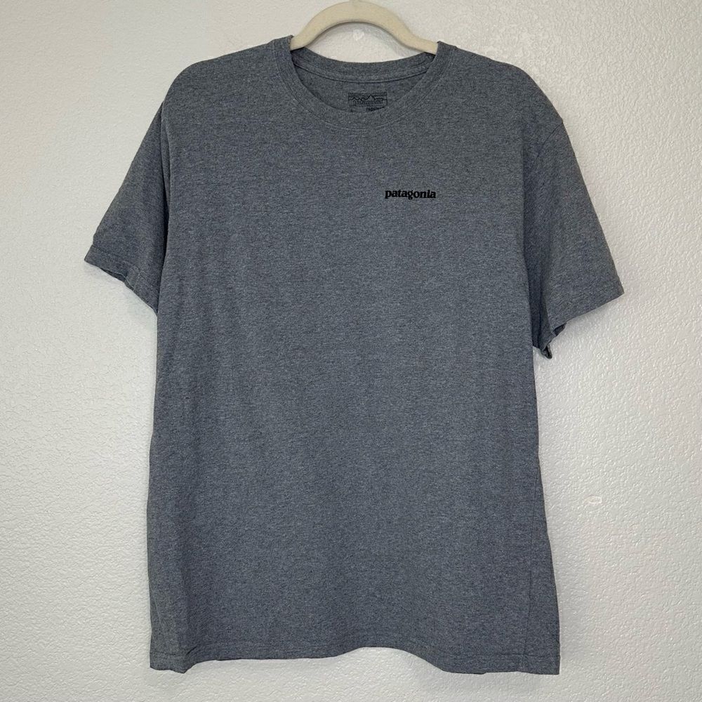Patagonia Men’s Gray Regular Fit Logo Short Sleeves Tee, Sz Large